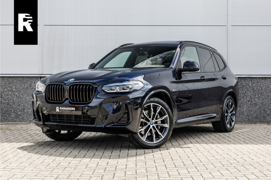 BMW X3 xDrive30e High Executive Pano / Leder / 20 inch / Camera / Carplay /