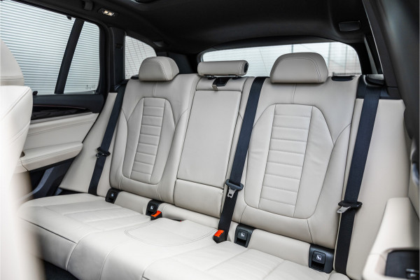 BMW X3 xDrive30e High Executive Pano / Leder / 20 inch / Camera / Carplay /