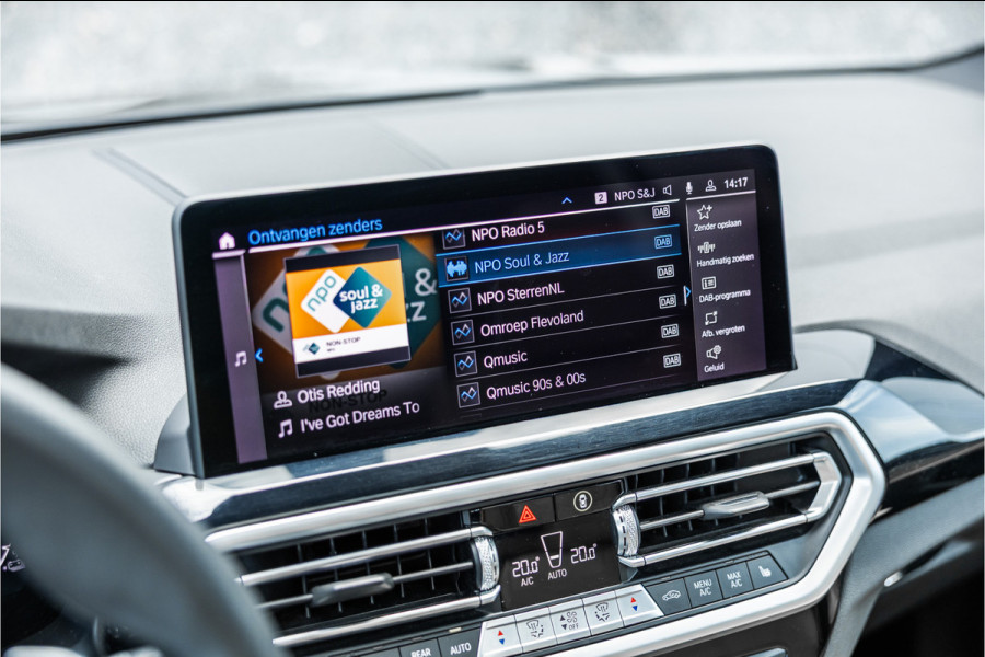 BMW X3 xDrive30e High Executive Pano / Leder / 20 inch / Camera / Carplay /