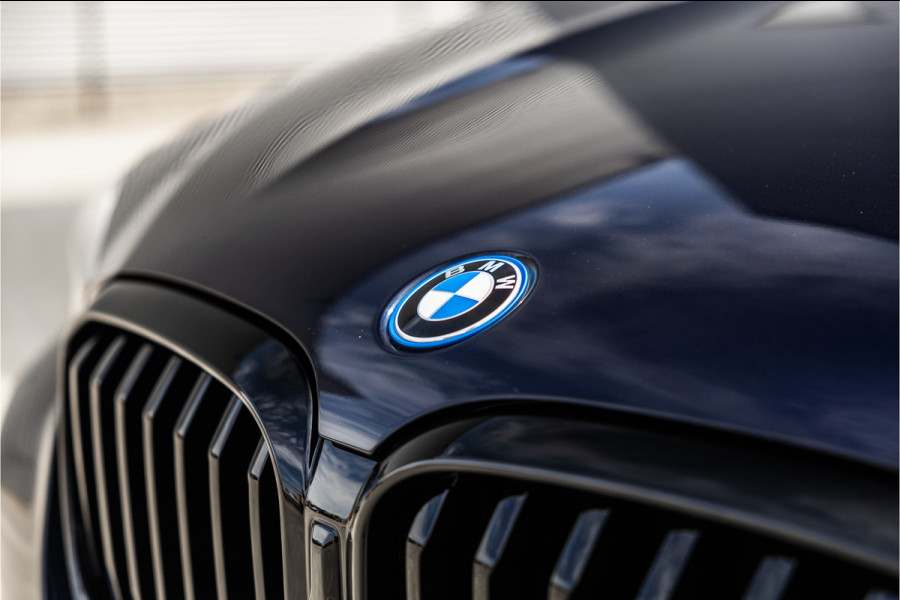 BMW X3 xDrive30e High Executive Pano / Leder / 20 inch / Camera / Carplay /