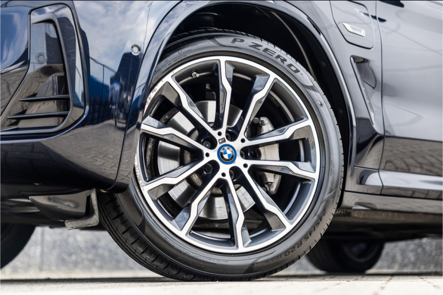 BMW X3 xDrive30e High Executive Pano / Leder / 20 inch / Camera / Carplay /