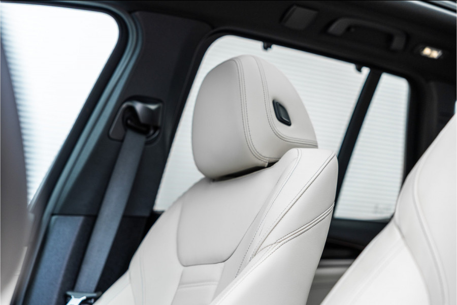BMW X3 xDrive30e High Executive Pano / Leder / 20 inch / Camera / Carplay /