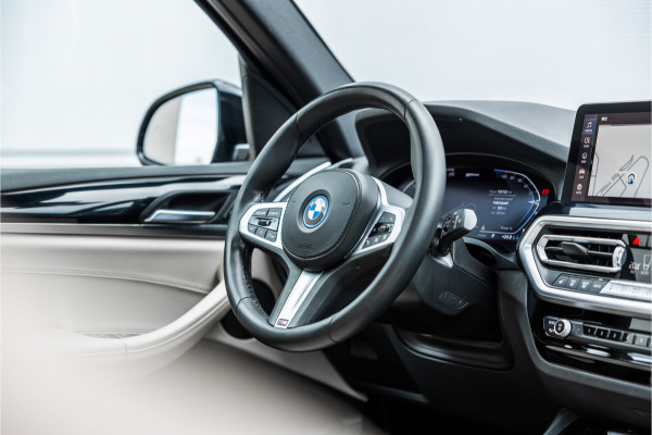 BMW X3 xDrive30e High Executive Pano / Leder / 20 inch / Camera / Carplay /