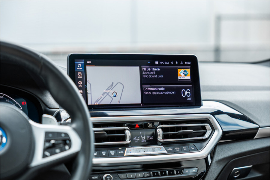 BMW X3 xDrive30e High Executive Pano / Leder / 20 inch / Camera / Carplay /
