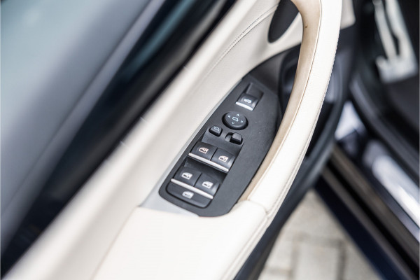 BMW X3 xDrive30e High Executive Pano / Leder / 20 inch / Camera / Carplay /