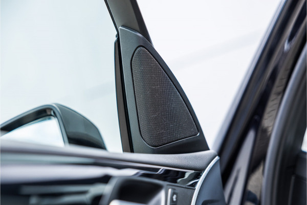BMW X3 xDrive30e High Executive Pano / Leder / 20 inch / Camera / Carplay /