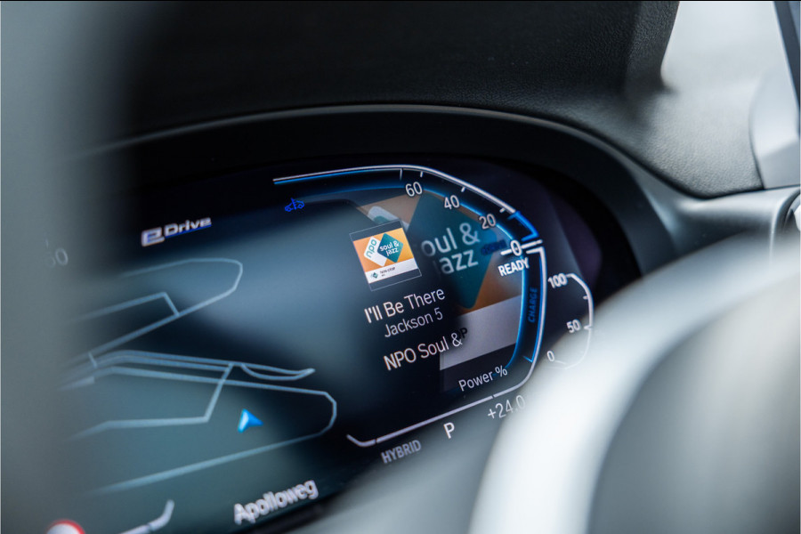 BMW X3 xDrive30e High Executive Pano / Leder / 20 inch / Camera / Carplay /
