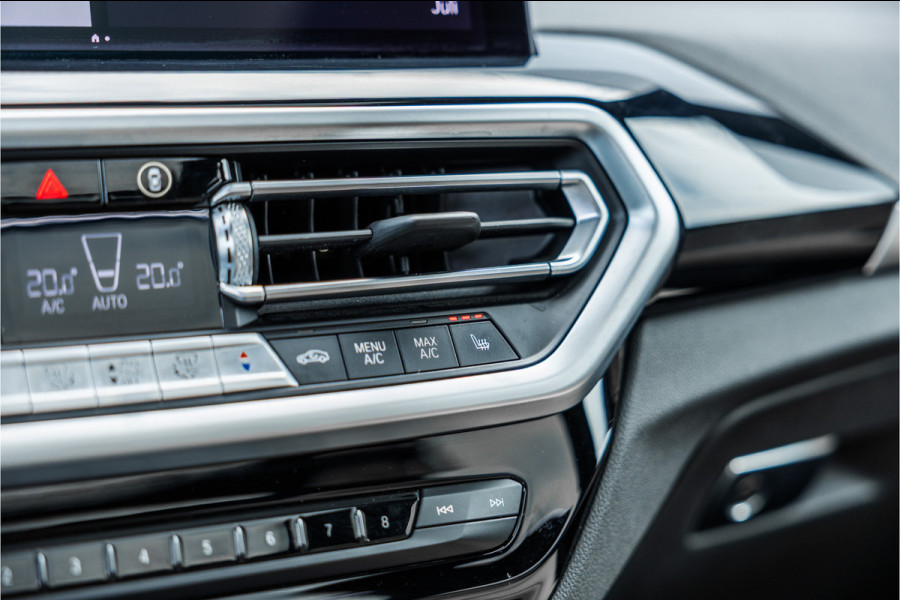 BMW X3 xDrive30e High Executive Pano / Leder / 20 inch / Camera / Carplay /