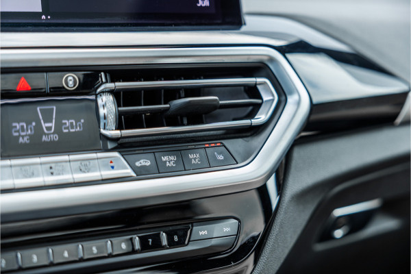 BMW X3 xDrive30e High Executive Pano / Leder / 20 inch / Camera / Carplay /