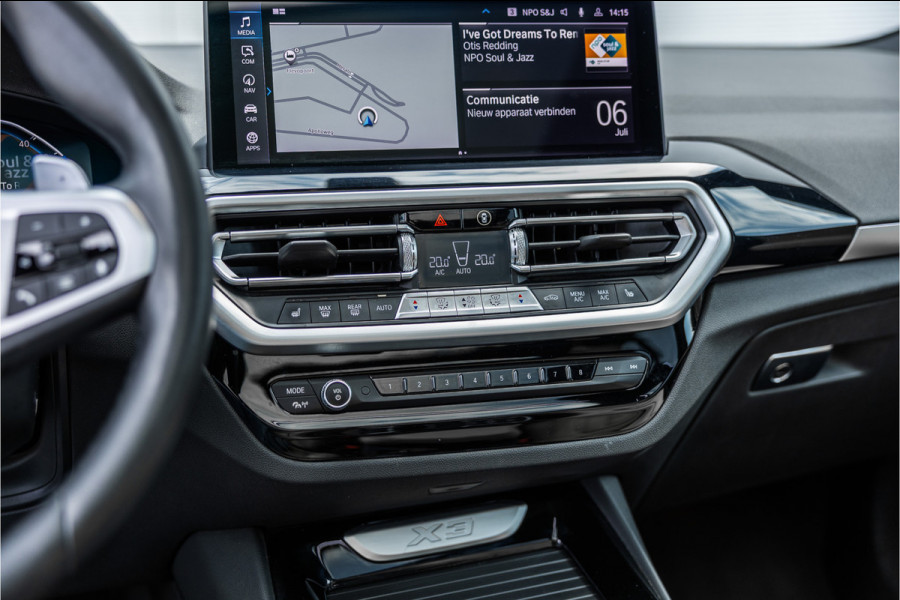 BMW X3 xDrive30e High Executive Pano / Leder / 20 inch / Camera / Carplay /