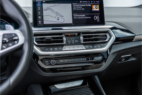 BMW X3 xDrive30e High Executive Pano / Leder / 20 inch / Camera / Carplay /