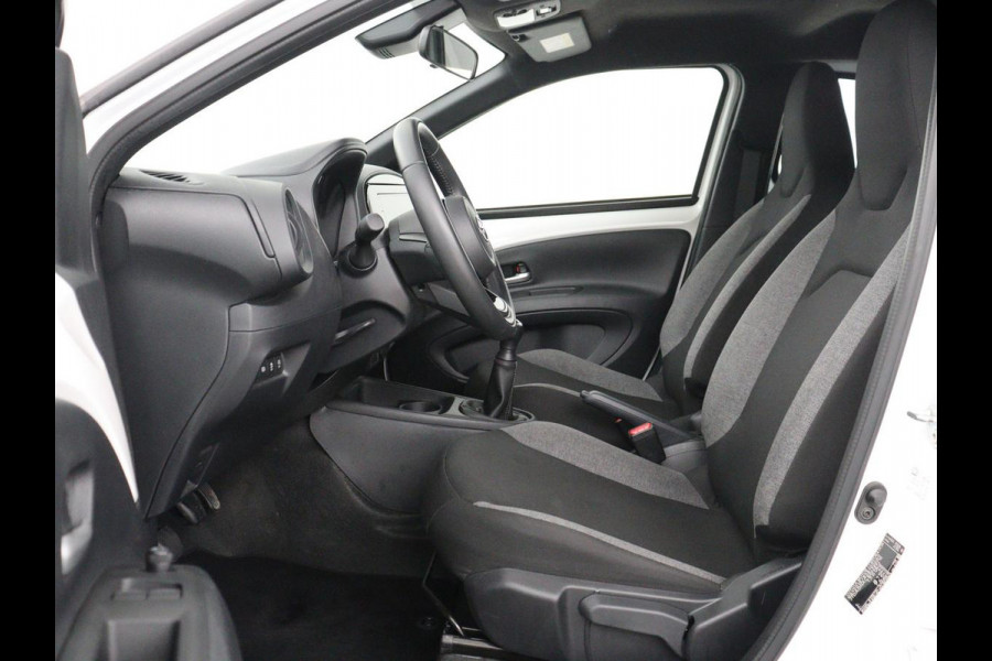 Toyota Aygo X 1.0 VVT-i MT Play | 5-deurs | Adaptive cruise | Lane assist | Carplay | DAB | NAP 31.639km | Airco