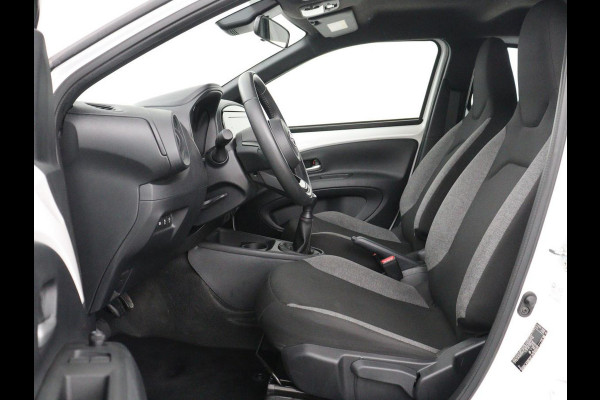 Toyota Aygo X 1.0 VVT-i MT Play | 5-deurs | Adaptive cruise | Lane assist | Carplay | DAB | NAP 31.639km | Airco