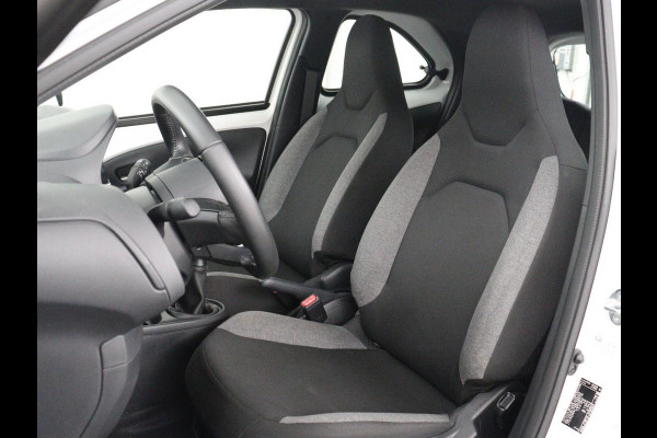 Toyota Aygo X 1.0 VVT-i MT Play | 5-deurs | Adaptive cruise | Lane assist | Carplay | DAB | NAP 31.639km | Airco