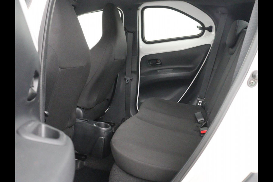 Toyota Aygo X 1.0 VVT-i MT Play | 5-deurs | Adaptive cruise | Lane assist | Carplay | DAB | NAP 31.639km | Airco