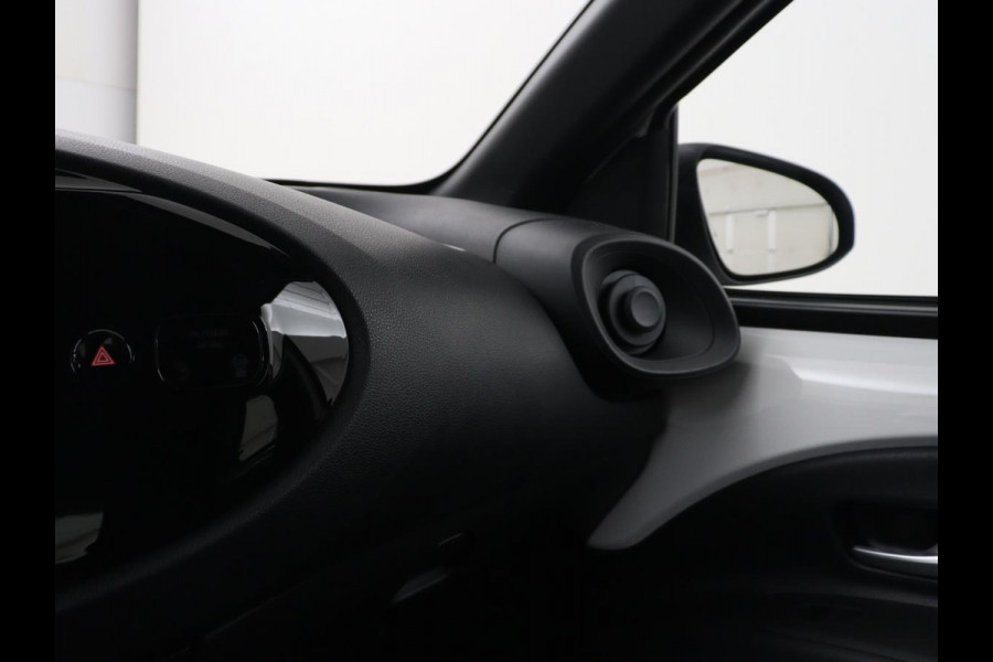 Toyota Aygo X 1.0 VVT-i MT Play | 5-deurs | Adaptive cruise | Lane assist | Carplay | DAB | NAP 31.639km | Airco