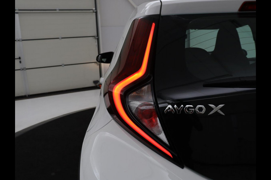 Toyota Aygo X 1.0 VVT-i MT Play | 5-deurs | Adaptive cruise | Lane assist | Carplay | DAB | NAP 31.639km | Airco