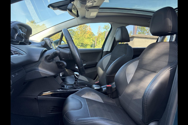 Peugeot 2008 1.2 PureTech Allure D-riem vv in 2025 l Trekhaak l 131pk l Pano l Camera l Carplay l Navi l Halfleder l Clima l Cruise l 6 Bak l 2e Eigenaar l Pdc l N.A.P l Apk tot 01-2027