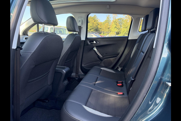Peugeot 2008 1.2 PureTech Allure D-riem vv in 2025 l Trekhaak l 131pk l Pano l Camera l Carplay l Navi l Halfleder l Clima l Cruise l 6 Bak l 2e Eigenaar l Pdc l N.A.P l Apk tot 01-2027