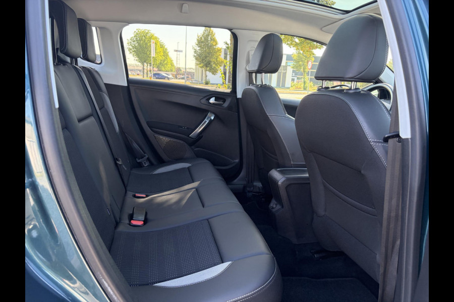 Peugeot 2008 1.2 PureTech Allure D-riem vv in 2025 l Trekhaak l 131pk l Pano l Camera l Carplay l Navi l Halfleder l Clima l Cruise l 6 Bak l 2e Eigenaar l Pdc l N.A.P l Apk tot 01-2027
