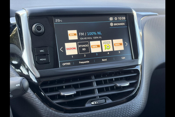 Peugeot 2008 1.2 PureTech Allure D-riem vv in 2025 l Trekhaak l 131pk l Pano l Camera l Carplay l Navi l Halfleder l Clima l Cruise l 6 Bak l 2e Eigenaar l Pdc l N.A.P l Apk tot 01-2027