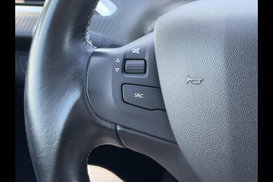 Peugeot 2008 1.2 PureTech Allure D-riem vv in 2025 l Trekhaak l 131pk l Pano l Camera l Carplay l Navi l Halfleder l Clima l Cruise l 6 Bak l 2e Eigenaar l Pdc l N.A.P l Apk tot 01-2027