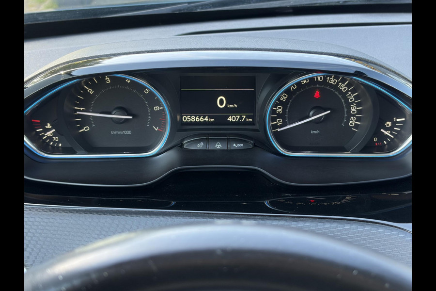 Peugeot 2008 1.2 PureTech Allure D-riem vv in 2025 l Trekhaak l 131pk l Pano l Camera l Carplay l Navi l Halfleder l Clima l Cruise l 6 Bak l 2e Eigenaar l Pdc l N.A.P l Apk tot 01-2027