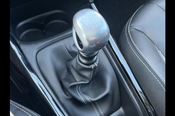 Peugeot 2008 1.2 PureTech Allure D-riem vv in 2025 l Trekhaak l 131pk l Pano l Camera l Carplay l Navi l Halfleder l Clima l Cruise l 6 Bak l 2e Eigenaar l Pdc l N.A.P l Apk tot 01-2027