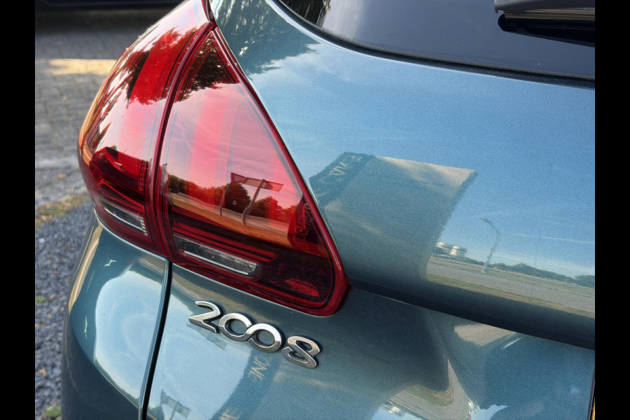 Peugeot 2008 1.2 PureTech Allure D-riem vv in 2025 l Trekhaak l 131pk l Pano l Camera l Carplay l Navi l Halfleder l Clima l Cruise l 6 Bak l 2e Eigenaar l Pdc l N.A.P l Apk tot 01-2027