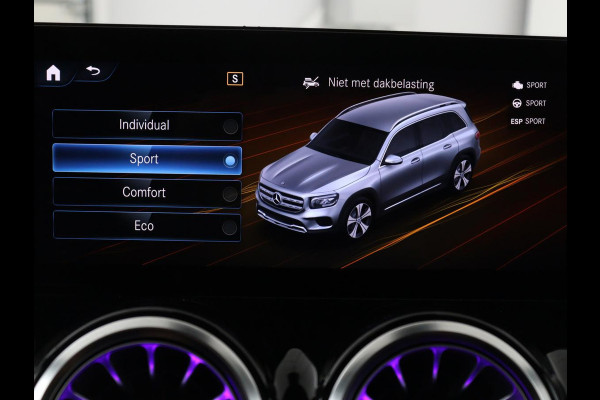 Mercedes-Benz GLB 200 AMG Line | Leder/alcantara | Stoelverwarming | Cruise control | Lane assist | Sfeerverlichting | Camera | Park assist | Trekhaak