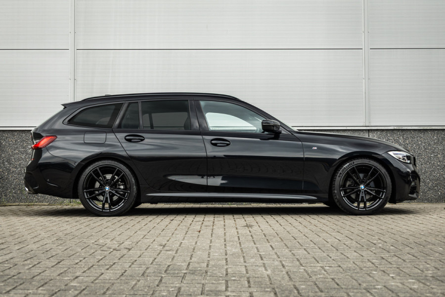 BMW 3 Serie Touring 320i M Sport High Ex Camera / HiFi / Trekhaak / 19inch /