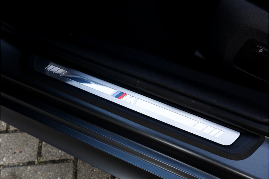BMW 3 Serie 330e High Ex M-Sport Frozen / Glazen dak / Adaptief onderstel / Electrische stoelen /
