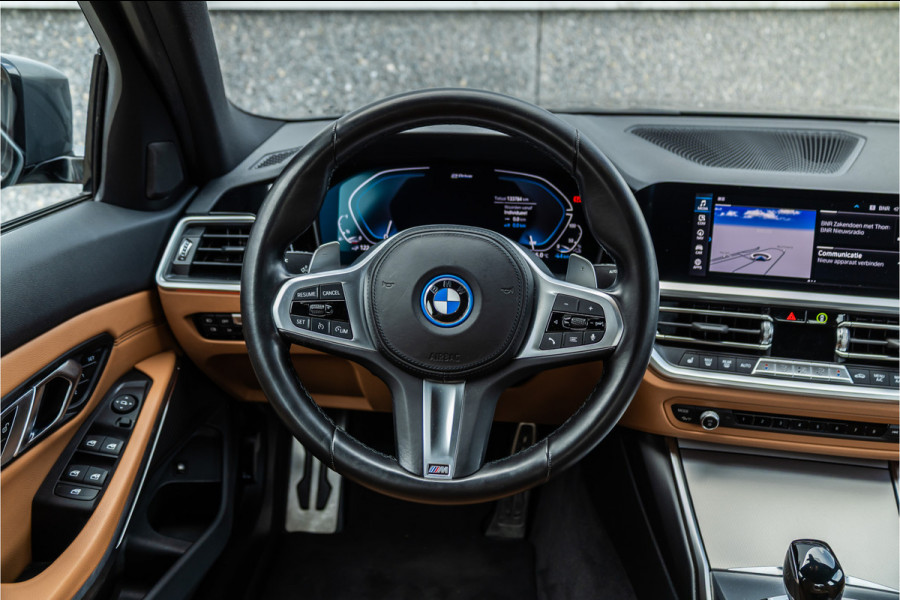 BMW 3-serie 320e M-Sport Dravitgrau / Schaal stoel / HiFi / Camera /