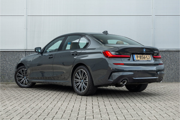 BMW 3-serie 320e M-Sport Dravitgrau / Schaal stoel / HiFi / Camera /