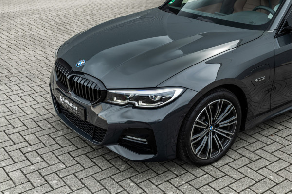 BMW 3-serie 320e M-Sport Dravitgrau / Schaal stoel / HiFi / Camera /