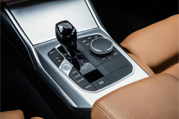 BMW 3-serie 320e M-Sport Dravitgrau / Schaal stoel / HiFi / Camera /