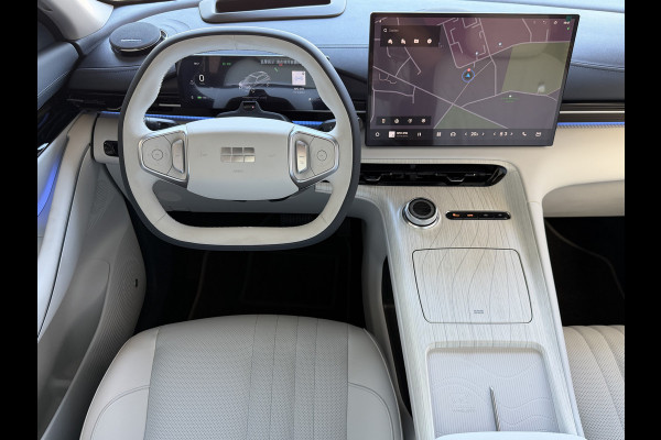 GEELY E5 Max+ 68 kWh | 475KM Bereik Speciaal Wit Leer Topuitvoering | Panoramadak | Elektr. Achterklep | 360° Camera | 8 Jaar Garantie Geely Wijchen