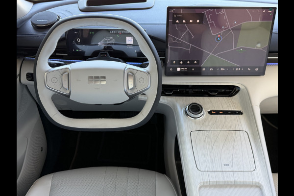 GEELY E5 Max+ 68 kWh | 475KM Bereik Speciaal Wit Leer Topuitvoering | Panoramadak | Elektr. Achterklep | 360° Camera | 8 Jaar Garantie Geely Wijchen