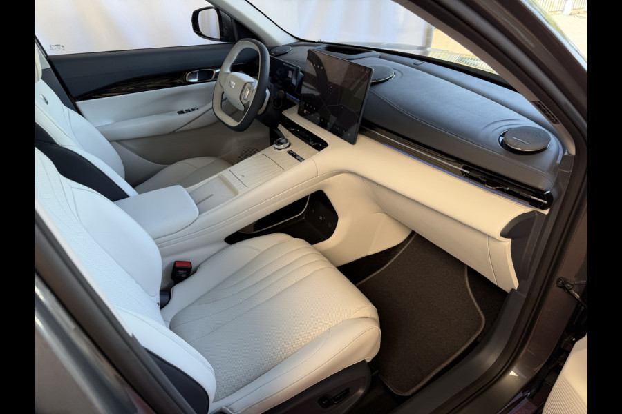 GEELY E5 Max+ 68 kWh | 475KM Bereik Speciaal Wit Leer Topuitvoering | Panoramadak | Elektr. Achterklep | 360° Camera | 8 Jaar Garantie Geely Wijchen