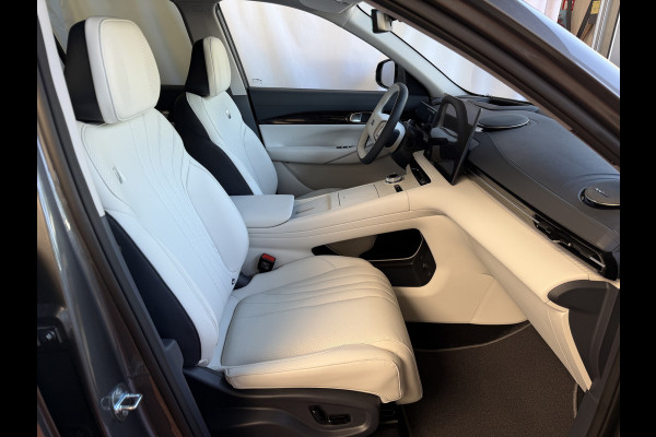 GEELY E5 Max+ 68 kWh | 475KM Bereik Speciaal Wit Leer Topuitvoering | Panoramadak | Elektr. Achterklep | 360° Camera | 8 Jaar Garantie Geely Wijchen