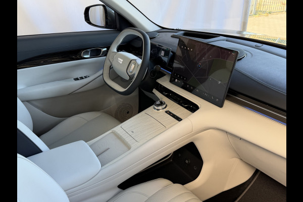 GEELY E5 Max+ 68 kWh | 475KM Bereik Speciaal Wit Leer Topuitvoering | Panoramadak | Elektr. Achterklep | 360° Camera | 8 Jaar Garantie Geely Wijchen