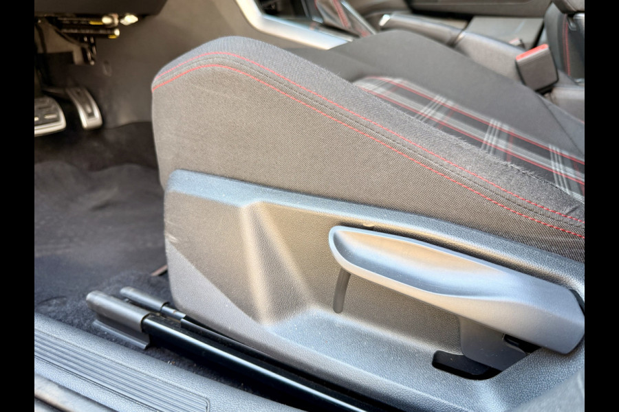 Volkswagen Polo 2.0 TSI GTI Schuifdak | Carplay | Keyless