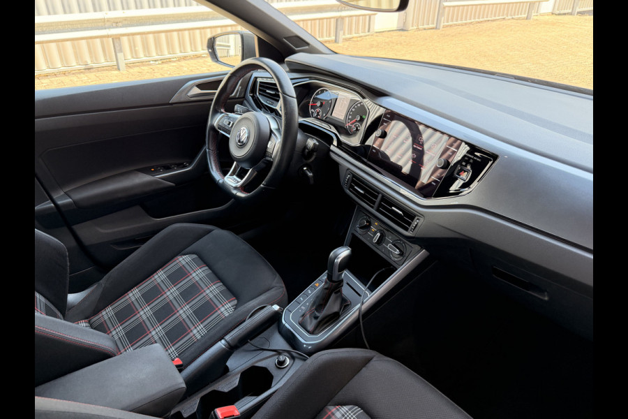 Volkswagen Polo 2.0 TSI GTI Schuifdak | Carplay | Keyless