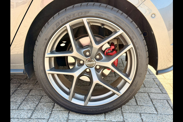 Volkswagen Polo 2.0 TSI GTI Schuifdak | Carplay | Keyless