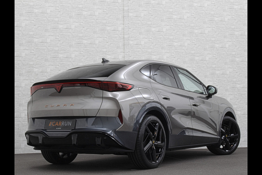 CUPRA Tavascan 286pk 77 kWh | Nieuw! | Winter-Pack | Warmtepomp | Verlengde Fabrieksgarantie | 7x Op Voorraad | Adaptive Cruise Control | 3-Zone Clima | Verwarmde Voorruit | Keyless-Entry | Sfeerverlichting | Stoelverwarming | Carplay | Stuurverwarming | Getint Glas | 19 inch | Lane-Assist | Camera | Draadloos Laden |