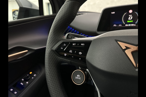 CUPRA Tavascan 286pk 77 kWh | Nieuw! | Winter-Pack | Warmtepomp | Verlengde Fabrieksgarantie | 7x Op Voorraad | Adaptive Cruise Control | 3-Zone Clima | Verwarmde Voorruit | Keyless-Entry | Sfeerverlichting | Stoelverwarming | Carplay | Stuurverwarming | Getint Glas | 19 inch | Lane-Assist | Camera | Draadloos Laden |