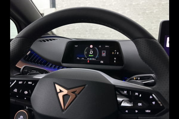 CUPRA Tavascan 286pk 77 kWh | Nieuw! | Winter-Pack | Warmtepomp | Verlengde Fabrieksgarantie | 7x Op Voorraad | Adaptive Cruise Control | 3-Zone Clima | Verwarmde Voorruit | Keyless-Entry | Sfeerverlichting | Stoelverwarming | Carplay | Stuurverwarming | Getint Glas | 19 inch | Lane-Assist | Camera | Draadloos Laden |