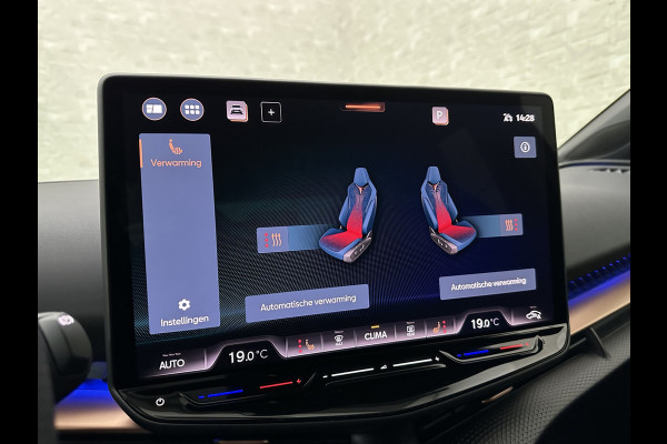 CUPRA Tavascan 286pk 77 kWh | Nieuw! | Winter-Pack | Warmtepomp | Verlengde Fabrieksgarantie | 7x Op Voorraad | Adaptive Cruise Control | 3-Zone Clima | Verwarmde Voorruit | Keyless-Entry | Sfeerverlichting | Stoelverwarming | Carplay | Stuurverwarming | Getint Glas | 19 inch | Lane-Assist | Camera | Draadloos Laden |