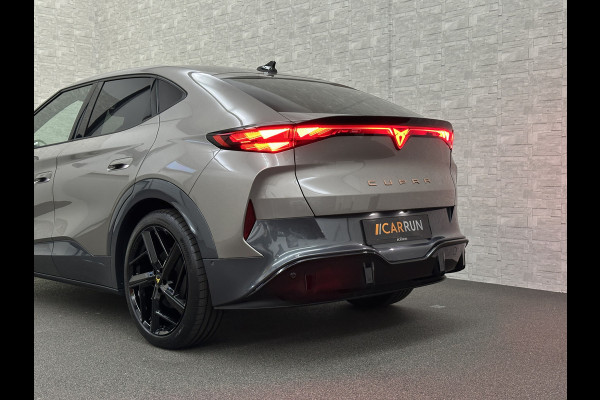 CUPRA Tavascan 286pk 77 kWh | Nieuw! | Winter-Pack | Warmtepomp | Verlengde Fabrieksgarantie | 7x Op Voorraad | Adaptive Cruise Control | 3-Zone Clima | Verwarmde Voorruit | Keyless-Entry | Sfeerverlichting | Stoelverwarming | Carplay | Stuurverwarming | Getint Glas | 19 inch | Lane-Assist | Camera | Draadloos Laden |