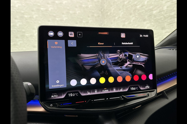CUPRA Tavascan 286pk 77 kWh | Nieuw! | Winter-Pack | Warmtepomp | Verlengde Fabrieksgarantie | 7x Op Voorraad | Adaptive Cruise Control | 3-Zone Clima | Verwarmde Voorruit | Keyless-Entry | Sfeerverlichting | Stoelverwarming | Carplay | Stuurverwarming | Getint Glas | 19 inch | Lane-Assist | Camera | Draadloos Laden |